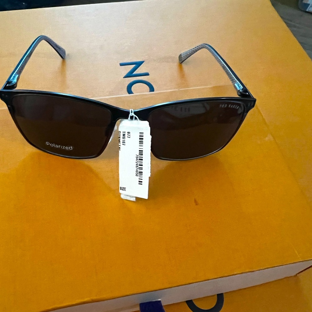 Ted Baker Polarized Men’s Black Sunglasses. Brand new